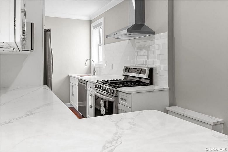 1133 Midland Avenue #6F
