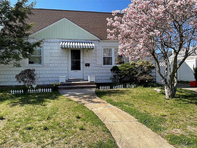 1134 S Everett Street