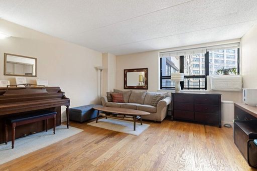 Image 1 of 10 for 220 Manhattan Avenue #2A in Manhattan, NEW YORK, NY, 10025