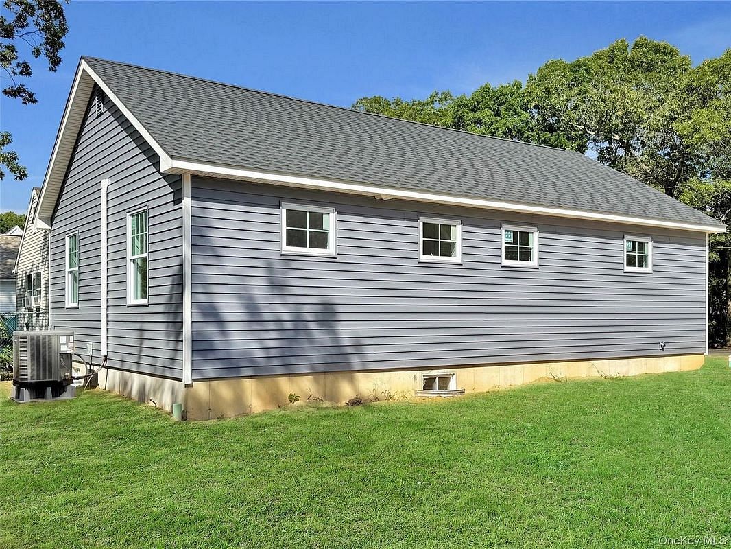 Image 1 of 20 for 114 Bedford Avenue in Long Island, Mastic, NY, 11950