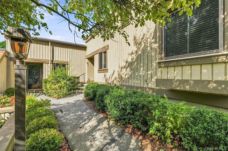 114 Heritage Hills #D