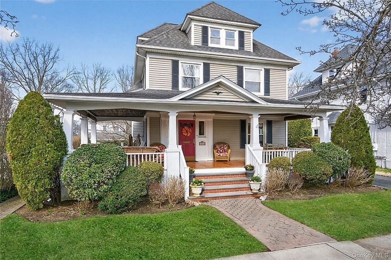 114 Roosevelt Street