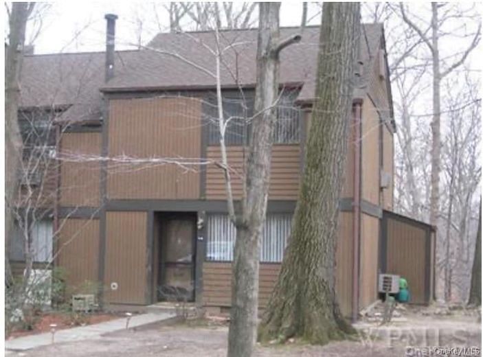 114 Round Hill Road