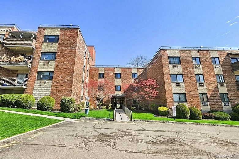 115 Dehaven Drive #302