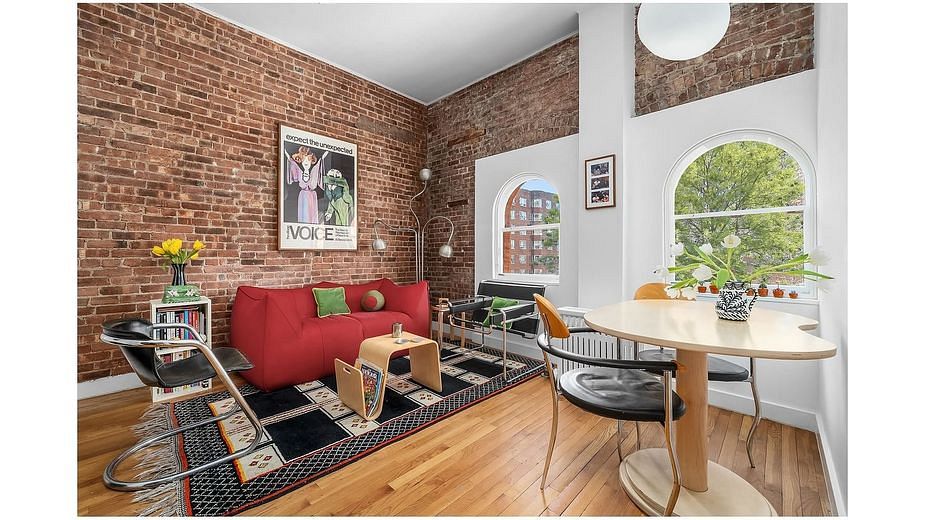 115 Eighth Avenue #9