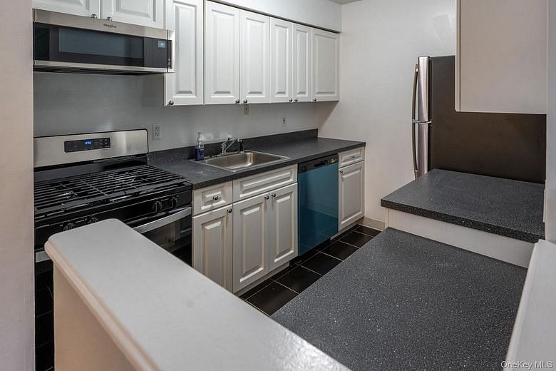 115 Pointe Circle S #115