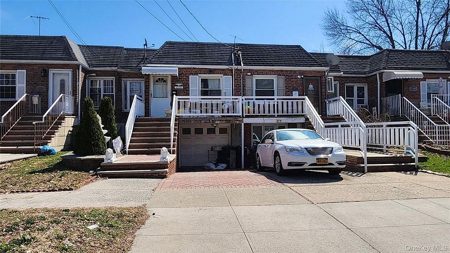 11508 Poppenhusen Avenue