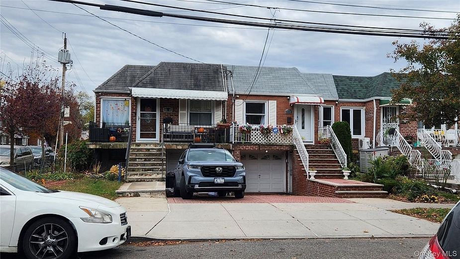 11516 Poppenhusen Avenue