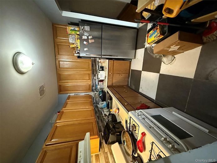 1152 Jefferson Avenue