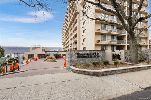 Image 1 of 28 for 1155 Warburton Avenue #7T in Westchester, Yonkers, NY, 10701