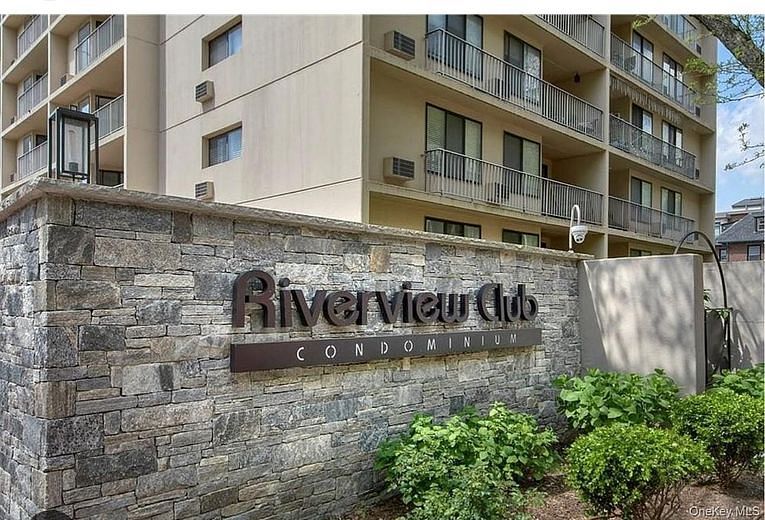 1155 Warburton Avenue #8N