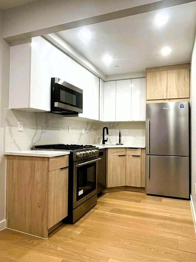 116-17 Grosvenor Lane #1A