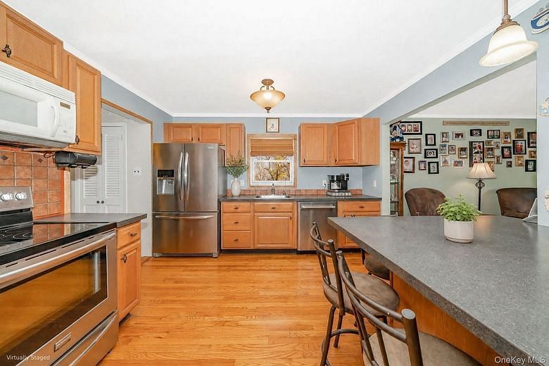 116 E 13th Street