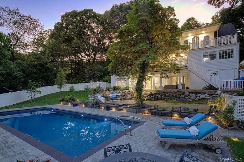 116 Little Neck Road