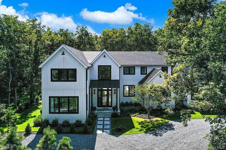 116 Middle Line Highway