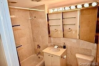 11624 Grosvenor Lane #4D