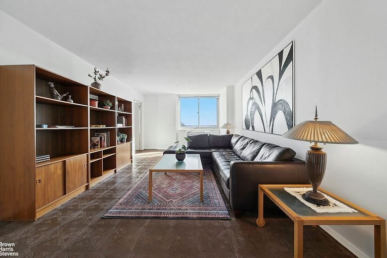 118-18 Union Turnpike #9B