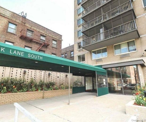 118-18 Union Turnpike #9L