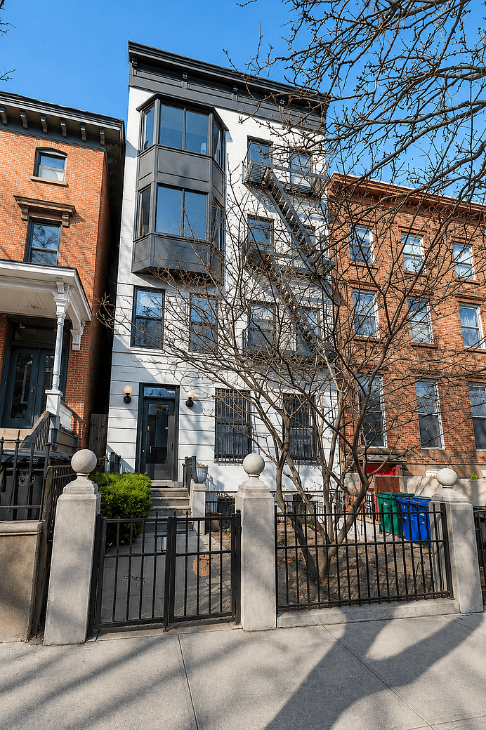 118 Clinton Avenue #2A