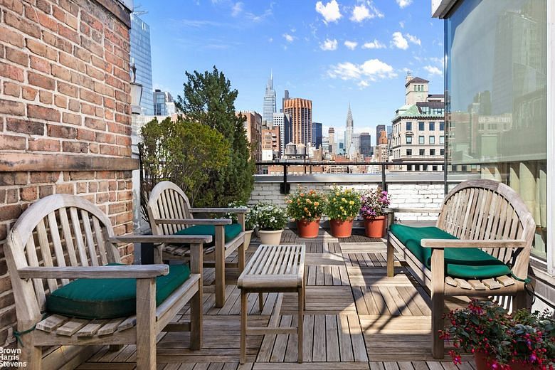 118 East 25th Street #PH12THFL