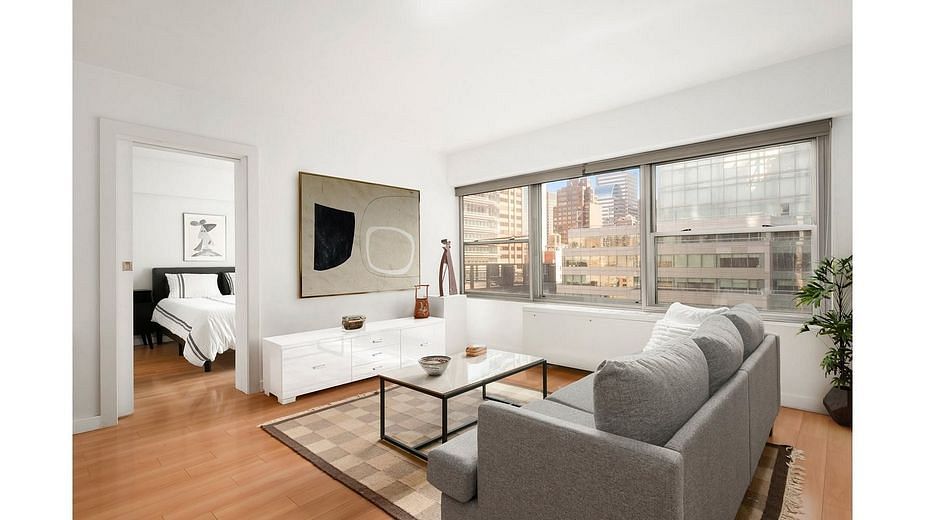 118 East 60th Street #19F