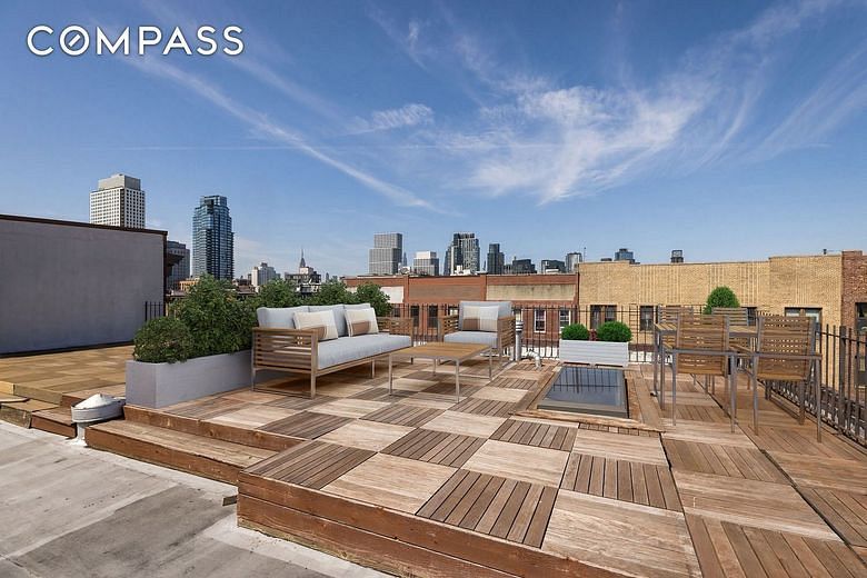 118 Greenpoint Avenue #3D
