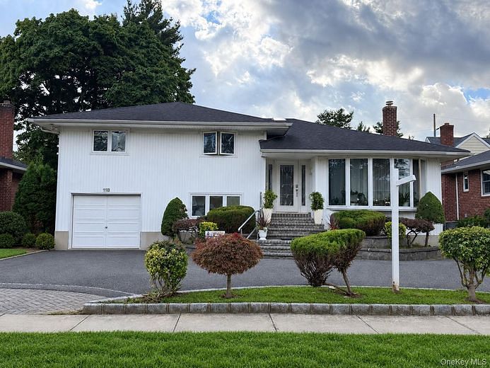 118 Leahy Street