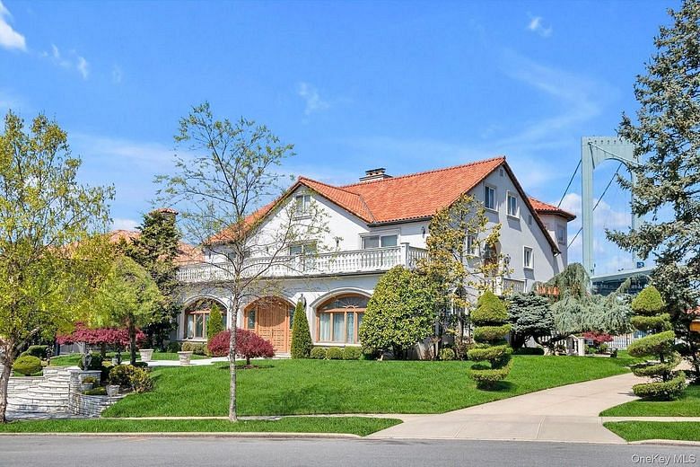 118 Malba Drive