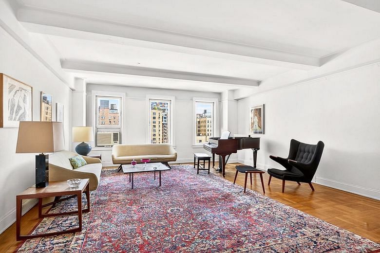 118 Riverside Drive #12A