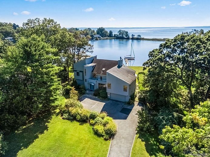 1180 Greacen Point Road