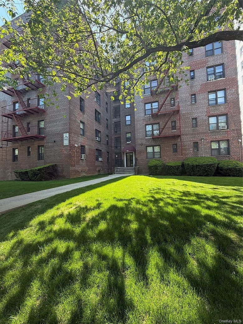 1180 Ocean Parkway #2E
