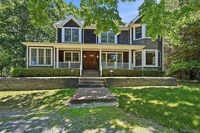 1195 Goose Creek Lane
