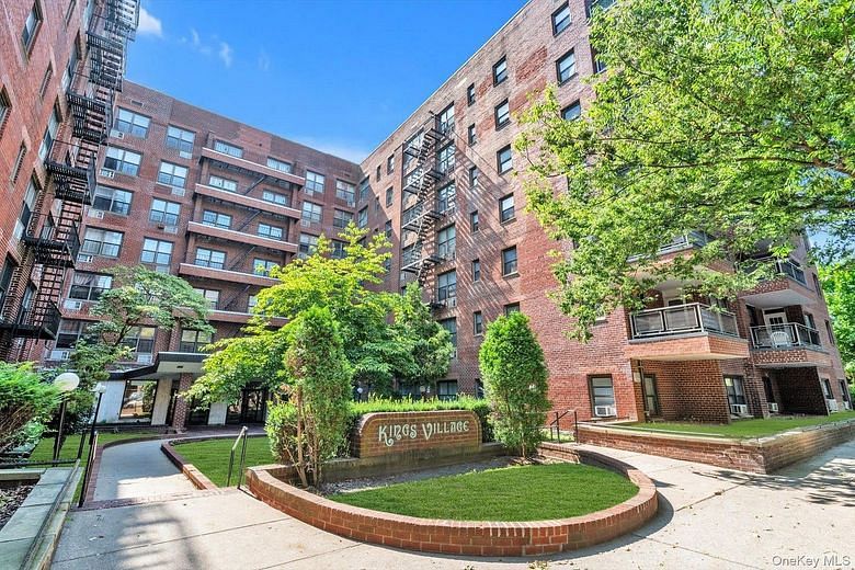 1199 E 53rd Street #5C