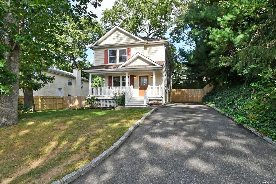 Image 1 of 24 for 17 Evert Street in Long Island, Huntington Sta, NY, 11746