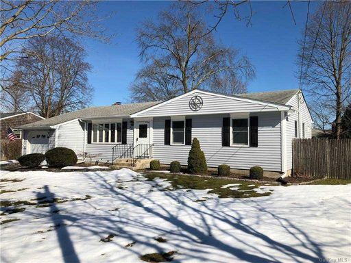Image 1 of 15 for 523 N Bayport Avenue in Long Island, Bayport, NY, 11705