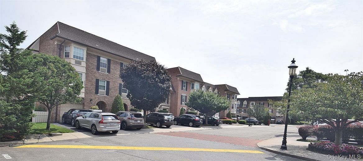 12-27 Diane Place #196 U