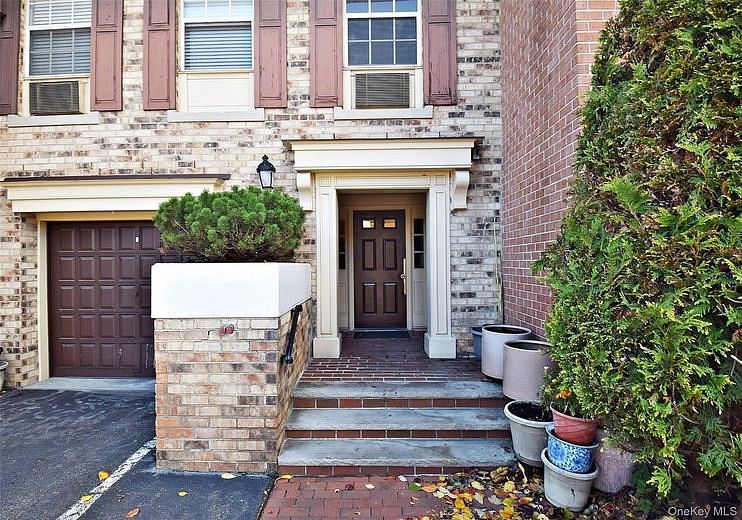 12-32 Diane Place #204 L