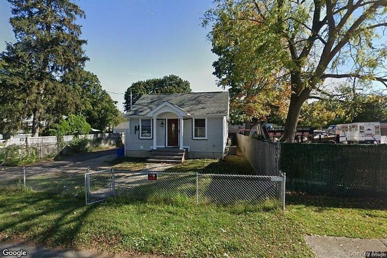 12 7th Avenue N