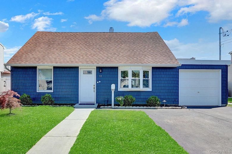 12 Carlton Drive