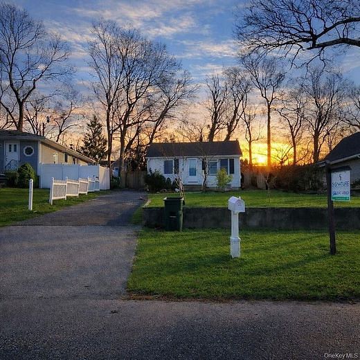 12 Cedarhurst Avenue