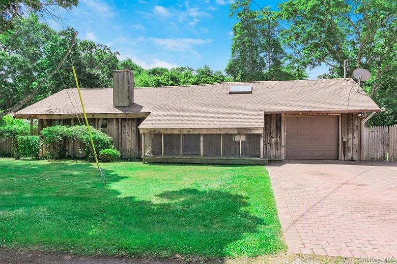 12 Clover Lane