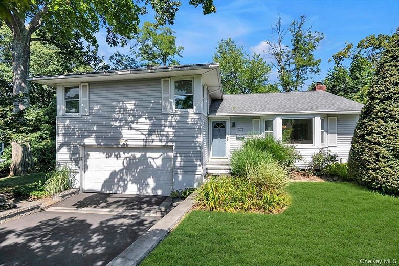 12 Compass Court