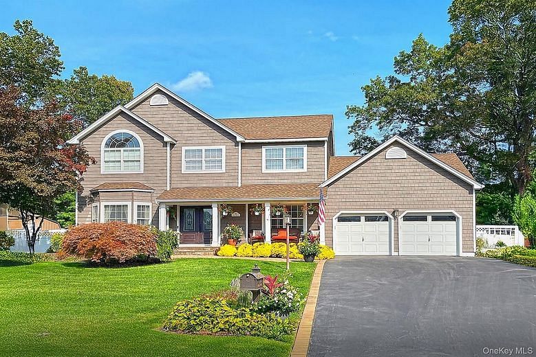 12 Crystal Brook Court