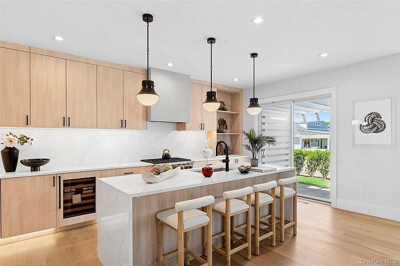 12 Depot Road #101 (Pearl