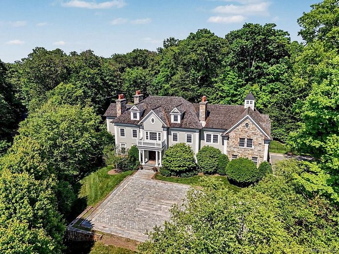 12 Gifford Lake Drive