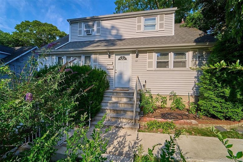 12 Goeller Avenue