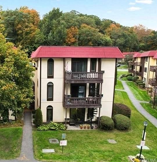 12 Granada Crescent #12-1