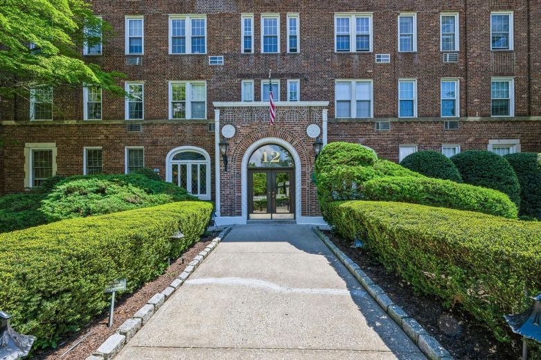 12 Hamilton Place #A-10