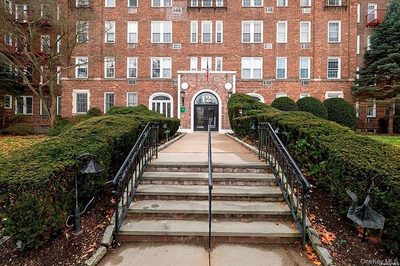 12 Hamilton Place #B6