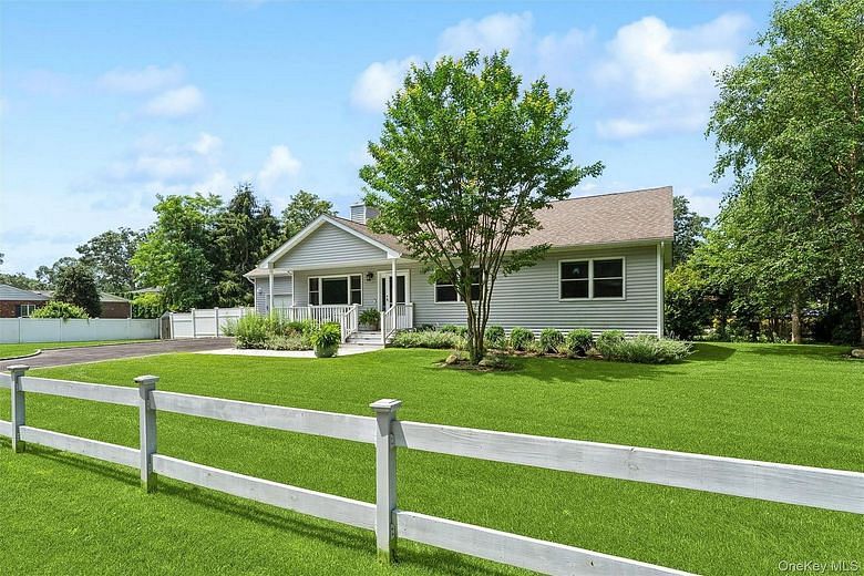 12 Hampton Bays Drive